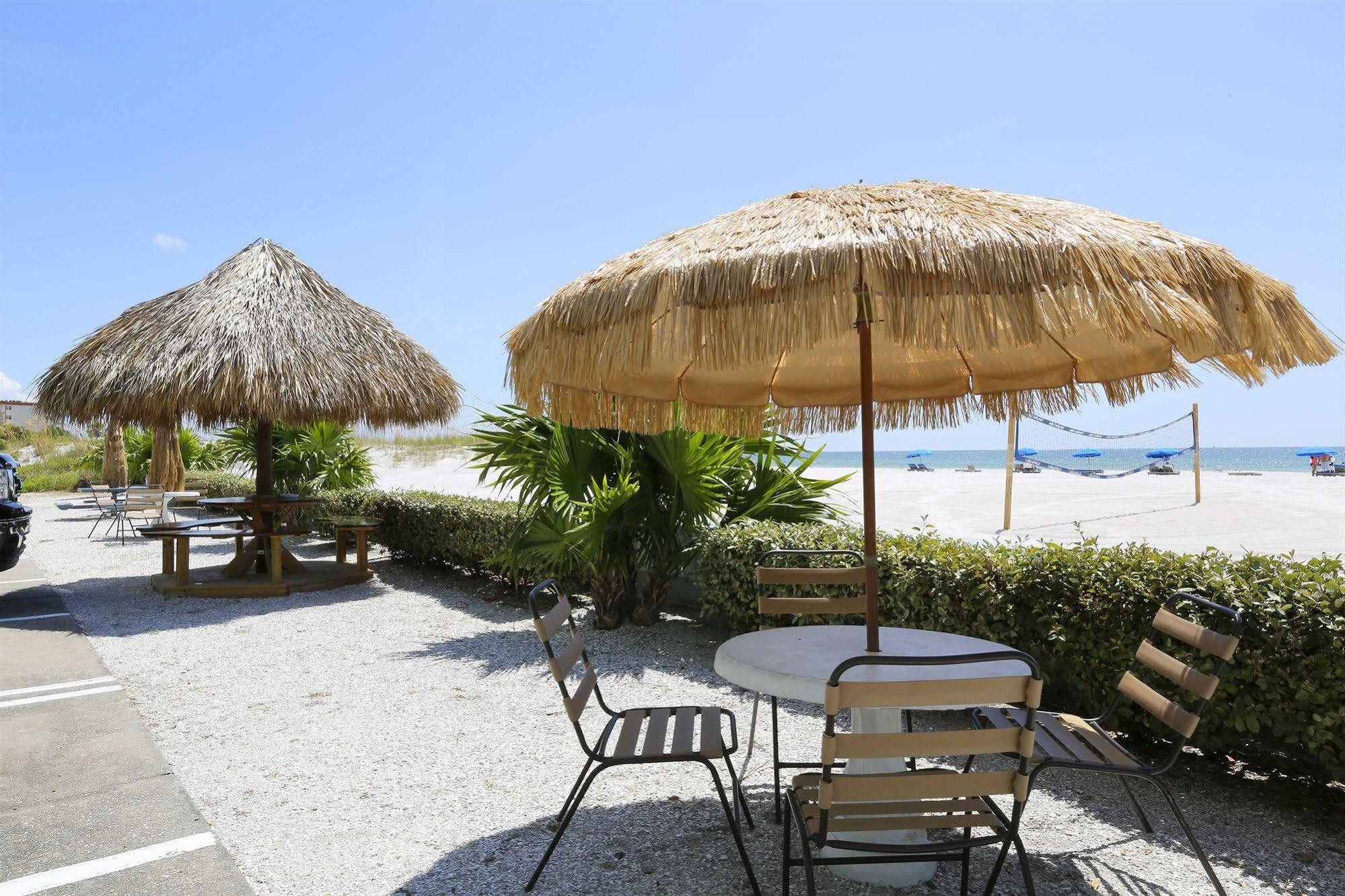 Barefoot Beach Club St. Pete Beach Exterior foto