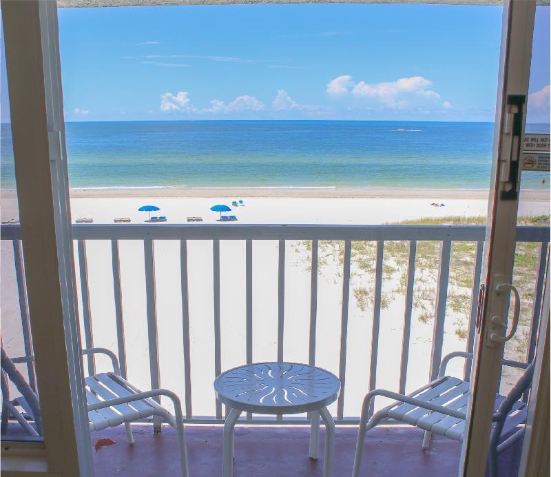 Barefoot Beach Club St. Pete Beach Exterior foto